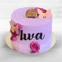 كعكة الفراشة المزينة مع ريد فلفيت